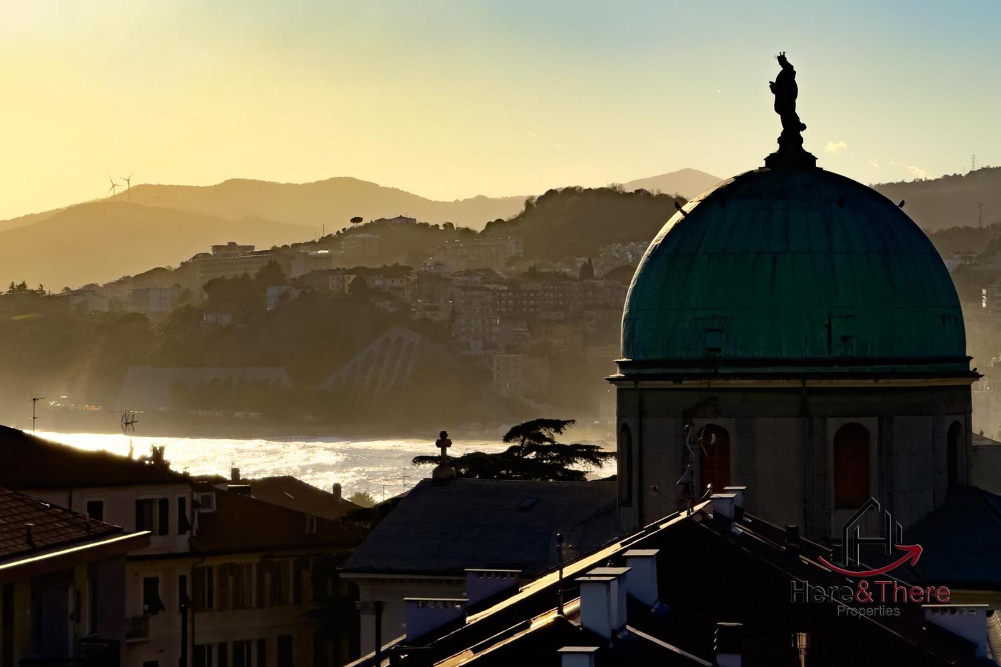 Penthouse Panoramic View - Sea 3Min - Ac - Wifi Apartment Albisola Superiore Bagian luar foto